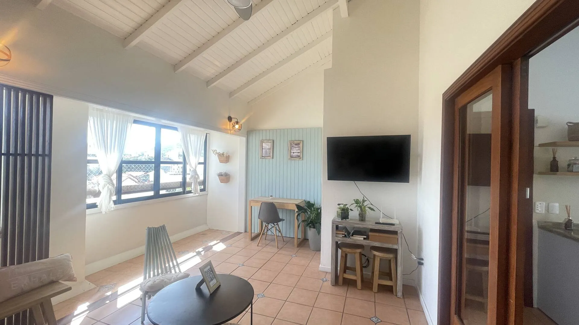 Imagem Apartamento 2 dormitórios locação anual em Jurerê