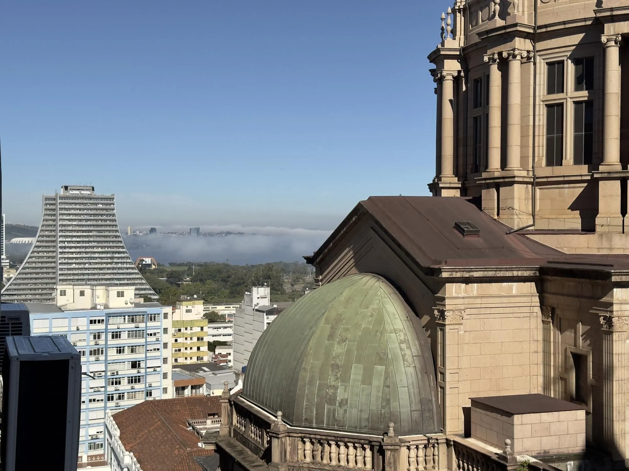 Imagem APARTAMENTO 3 DORMITÓRIOS COM LINDA VISTA DA CATEDRAL NO CENTRO HISTÓRICO