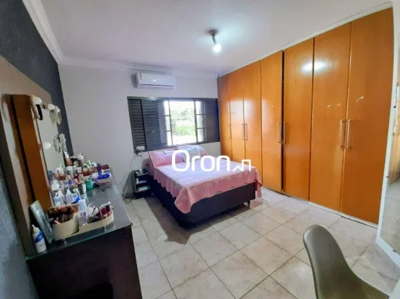 Imagem Sobrado com 4 dormitórios à venda, 420 m² por R$ 1.390.000,00 - Setor Jaó - Goiânia/GO