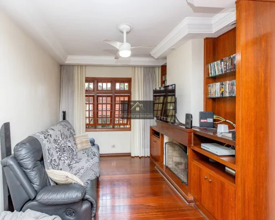 Foto do imóvel ÓTIMO SOBRADO 3 DORMITÓRIOS SENDO 1 SUÍTE HIDRO SALA 2 AMBIENTES LAREIRA PISO EM MADEIRA DE LEI COPA COZINHA ÁREA GOURMET SALÃO FESTAS 3 VAGAS