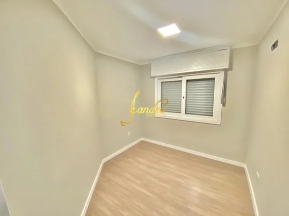 Imagem Apartamento com três dormitorios com box e reformado