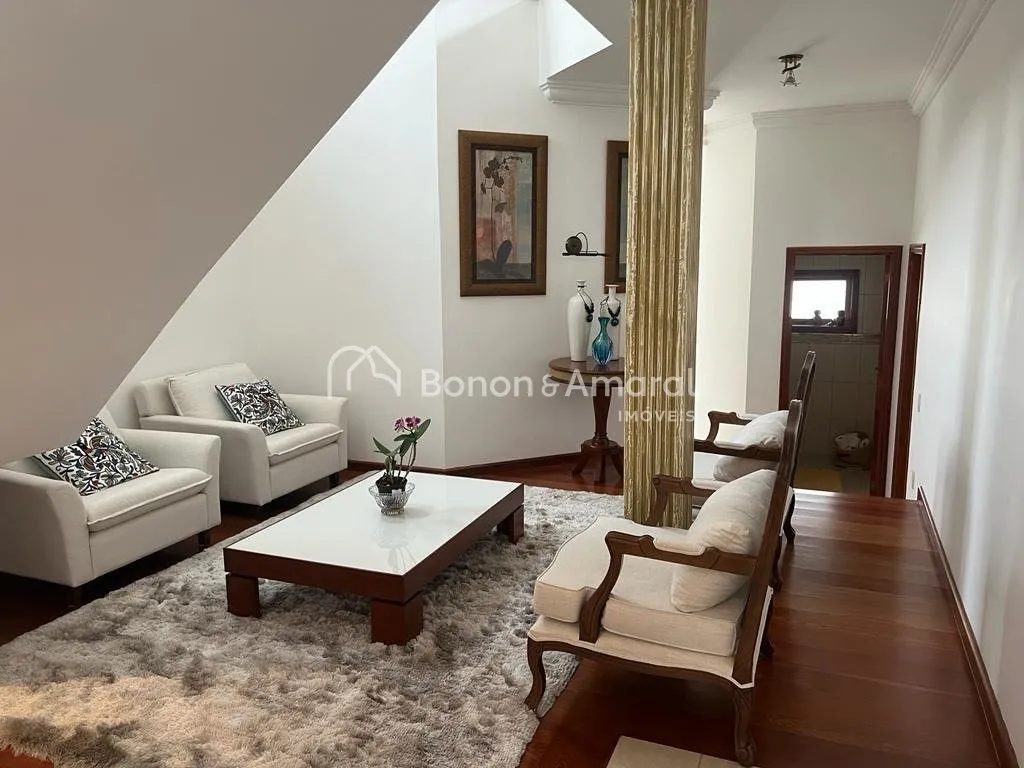 Imagem Casa com 4 Quartos e 4 Banheiros para Venda em Valinhos - SP