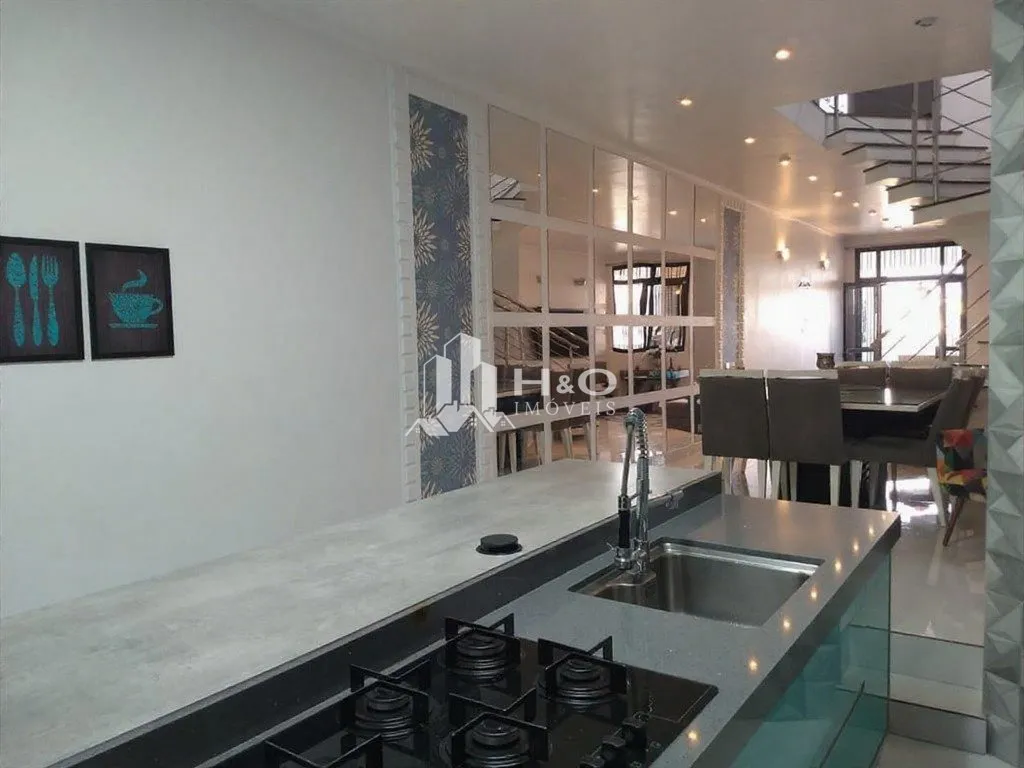 Imagem Belo Sobrado à venda com 250m² na Vila Alpina