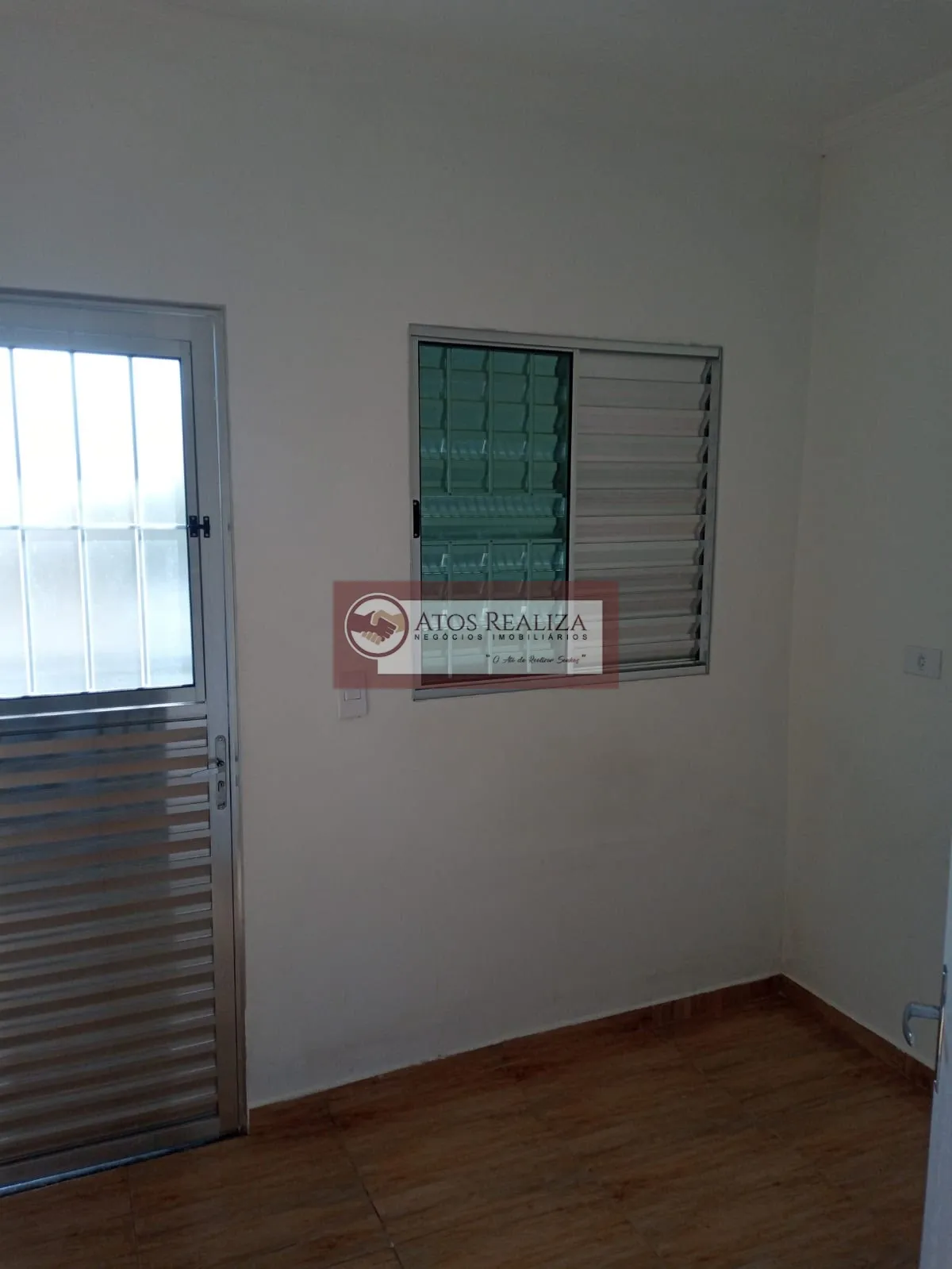 Imagem Sobrado compacto para locação na Vila Campestre, Jaguaquara - 44m², 2 dormitórios e 1 banheiro por R$1.300