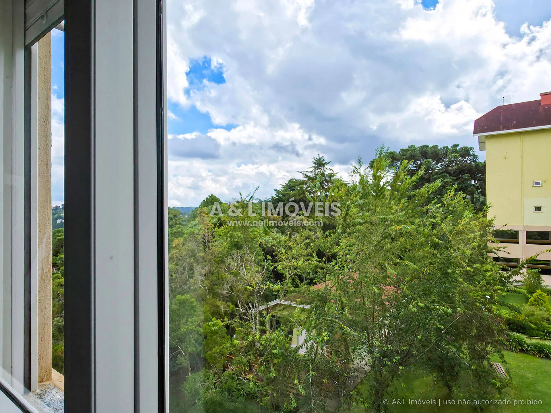 Imagem Apartamento em Campos do Jordão | Lareira e Deck | 84,97 m²