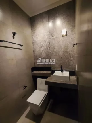 Imagem Casa de alto padrão com 3 suítes em Uberaba - Presidente Tancredo Neves
