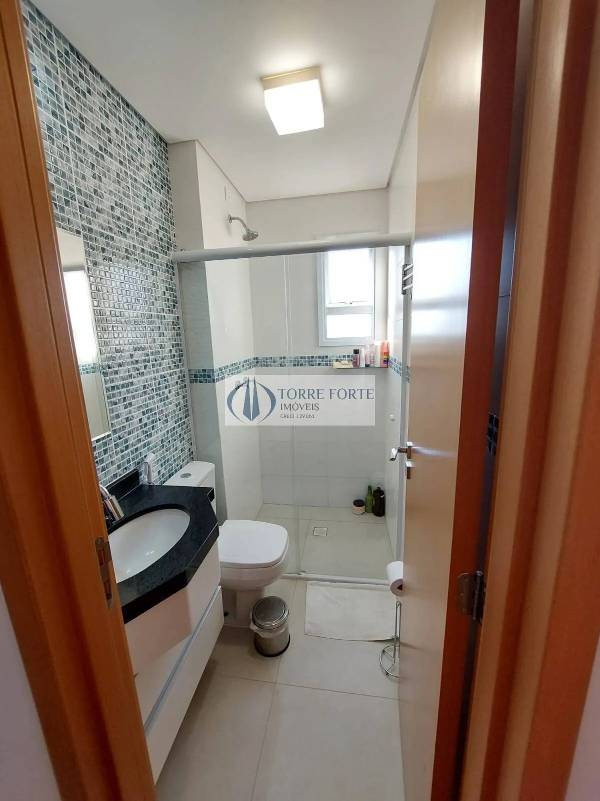 Imagem Lindo Apartamento com varanda gourmet com 2 dormitórios , 1 vaga , centro