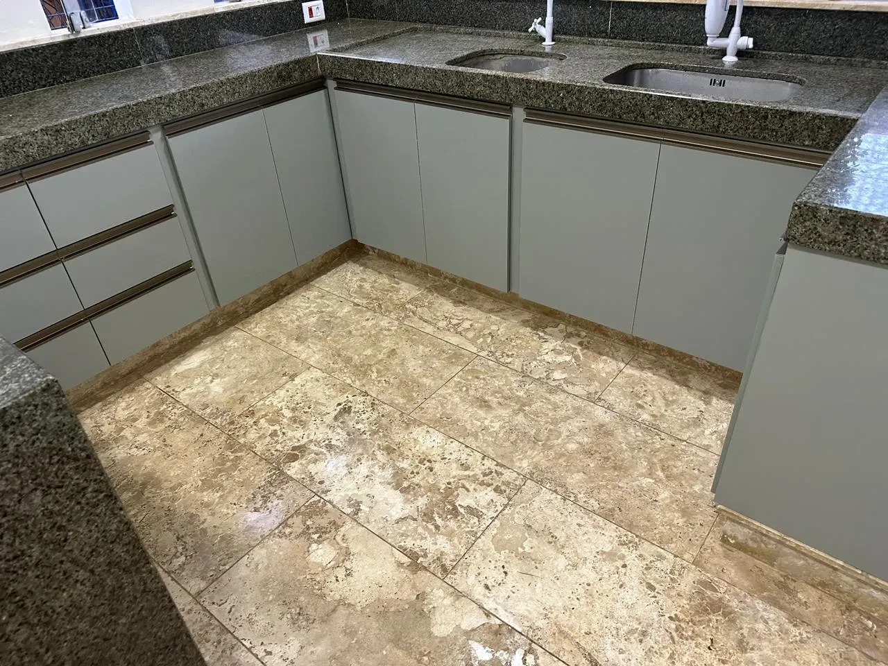 Imagem Casa de Condomínio com 4 Quartos à Venda, 1800 m² em Buraquinho - Lauro de Freitas