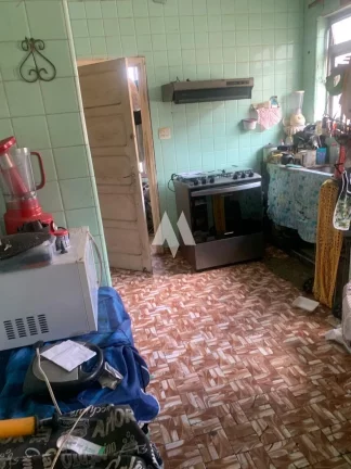 Imagem Casa Sobreposta Alta com Edícula em Santos,145m², 3 Vagas de Garagem e no bairro do Boqueirão