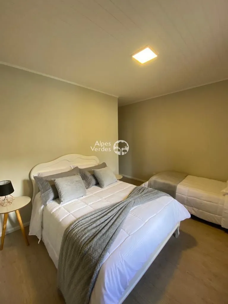 Imagem Vende-se casa com 3 dormitorios a 5 minutos da catedral de pedra