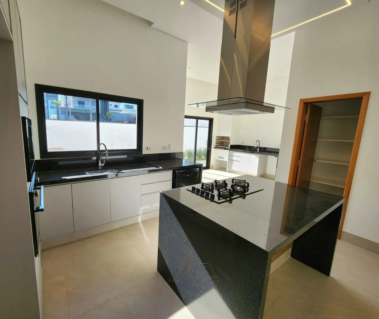 Imagem Casa em Condomínio em Salto-SP, Residencial Central Parque: 3 Quartos, 3 Suítes, 4 Banheiros, 4 Vagas, 213,60 m².
