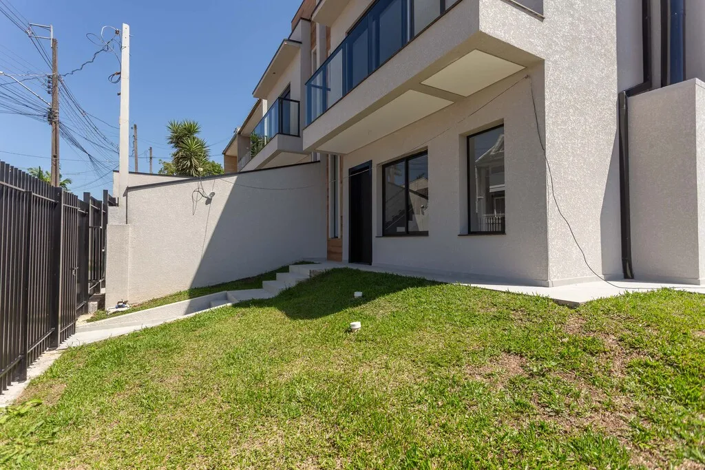Imagem Casa em Condomínio de Luxo no Atuba, Curitiba-PR: 3 Quartos, 1 Suíte, 3 Banheiros, 2 Vagas, 103,56m² de Pura Elegância!