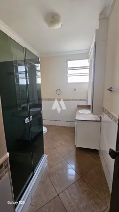Imagem Casa com 4 dormitórios + 1 suíte + edícula em Ponta da Praia, Santos/SP