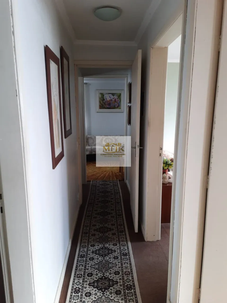 Imagem Imperdível: Casa à venda em Curitiba-PR, Boa Vista, 3 quartos, 1 suíte, 1 sala, 2 banheiros, 4 vagas de garagem.