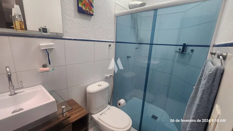 Imagem Viva com Conforto e Estilo em um Sobrado de Três Andares!
