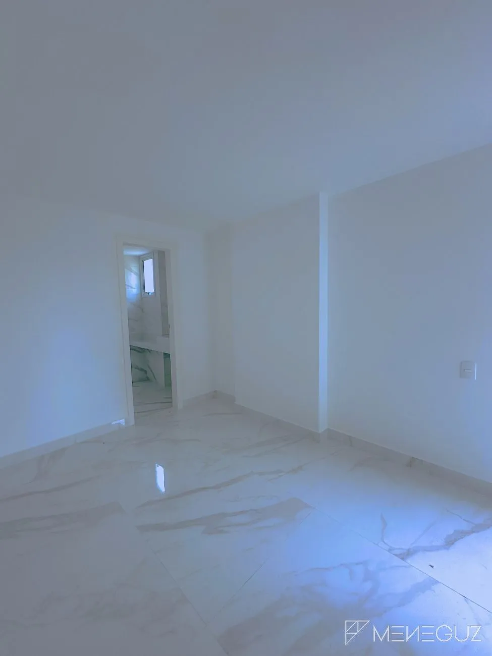 Imagem Amplo apartamento com 4 suítes de frente total para o mar da Praia do Morro em Guarapari