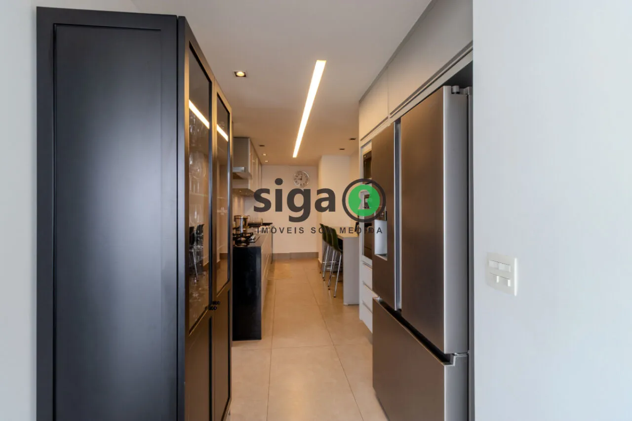 Imagem Apartamento à venda no Campo Belo - 219 m² - 3 suítes - 3 vagas - mobiliado - andar alto
