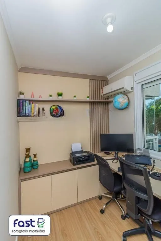 Imagem Apartamento 3 quartos, sendo 1 suíte, 82 m² de área privativa e 2 vagas de garagem individuais. Localizado na Rua/Av. Grecia, no bairro Passo D Areia em Porto Alegre.
