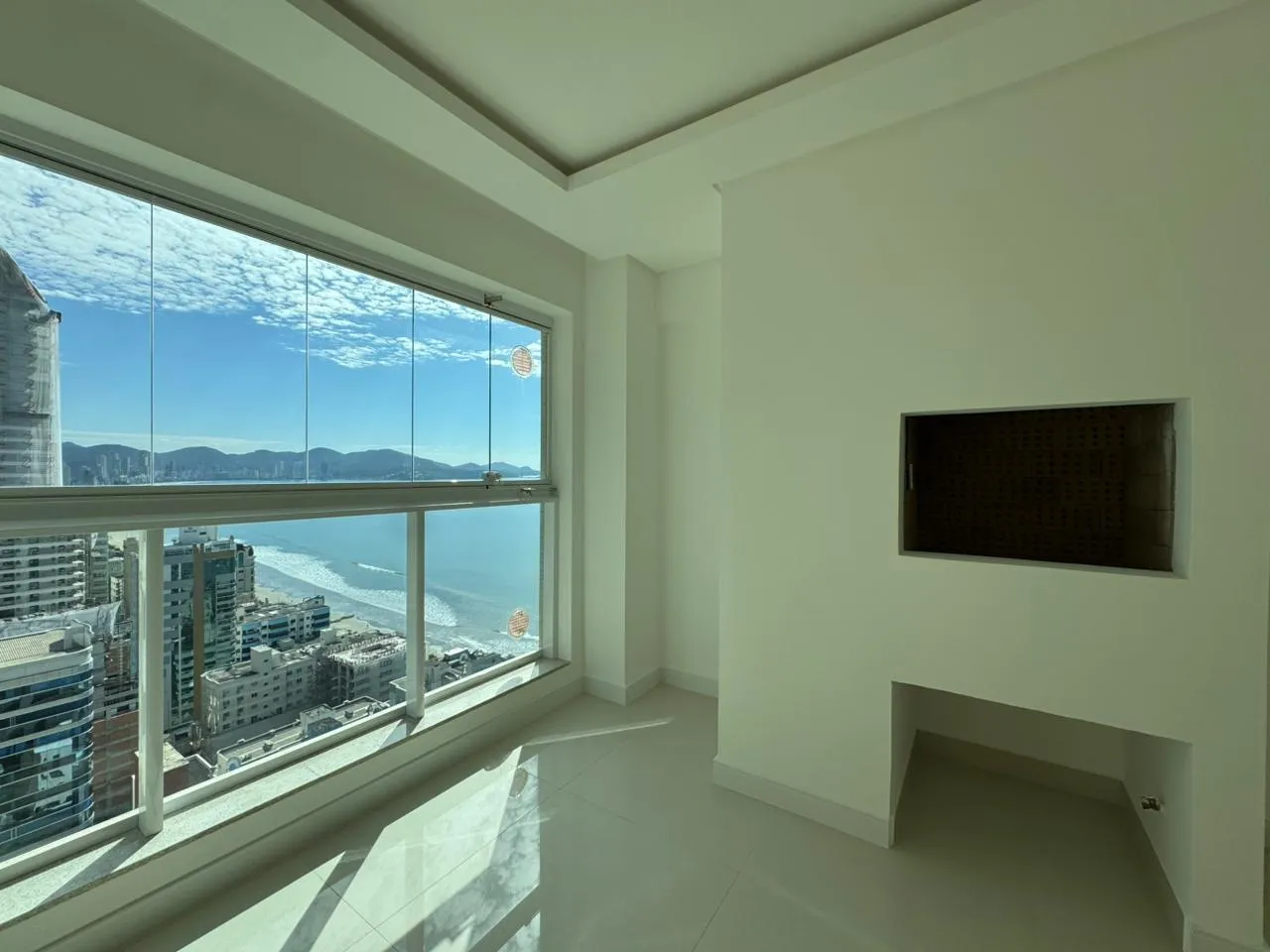 Imagem Apartamento com vista para o mar à venda com 179.5m2 por R$ 4.800.000,00