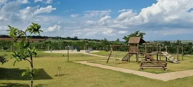 Imagem Casa Térrea no Condomínio Residencial Jardim