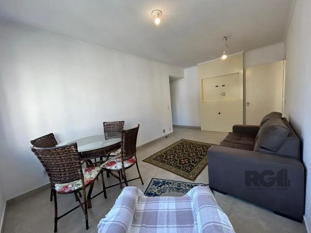 Imagem Apartamento de 72m² com 2 dormitórios, no bairro no bairro Mont Serrat.