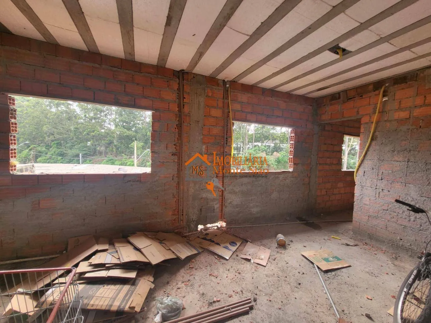 Imagem Sobrado com 5 dormitórios à venda, 125 m² por R$ 320.000,00 - Taboão - Guarulhos/SP
