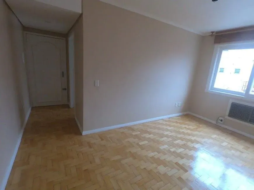 Imagem Apartamento com 2 quartos e 72m² à venda em Menino Deus, Porto Alegre.