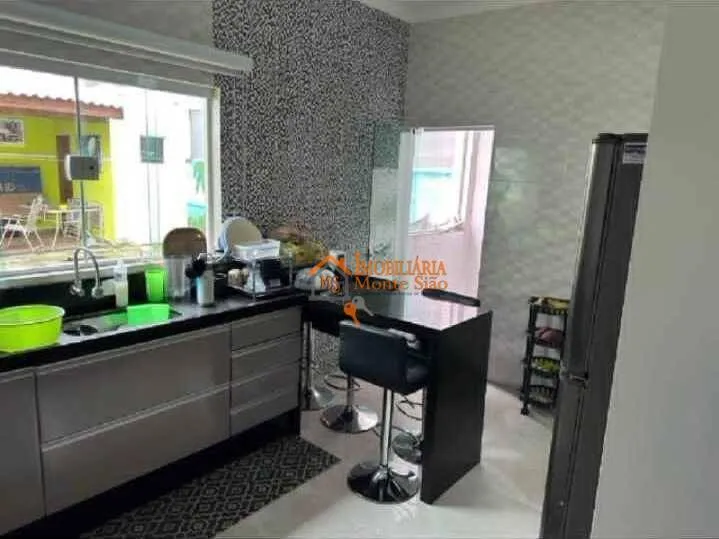 Imagem Sobrado com 3 dormitórios à venda, 200 m² por R$ 630.000,00 - Bonsucesso - Guarulhos/SP