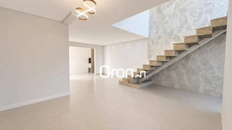 Imagem Sobrado com 3 dormitórios à venda, 256 m² por R$ 1.400.000,00 - Setor Jaó - Goiânia/GO