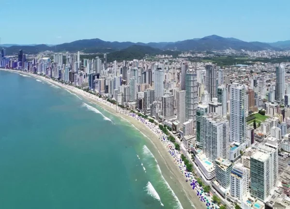 Imagem Apartamento Quadra Mar com 4 suítes à venda no Centro em Balneário Camboriú/SC