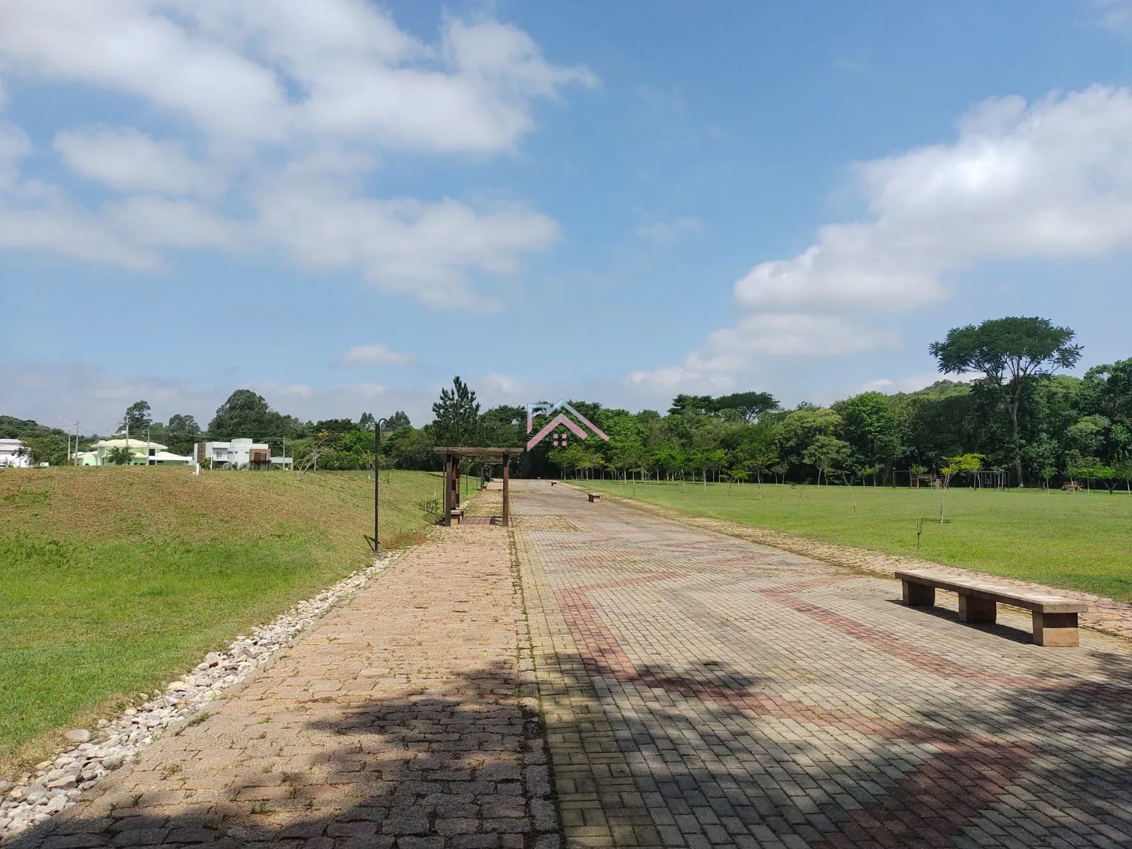 Imagem Terreno à venda Residencial Quinta do Pinhal - Excelente oportunidade de Negócio - Bairro Jacaré - C