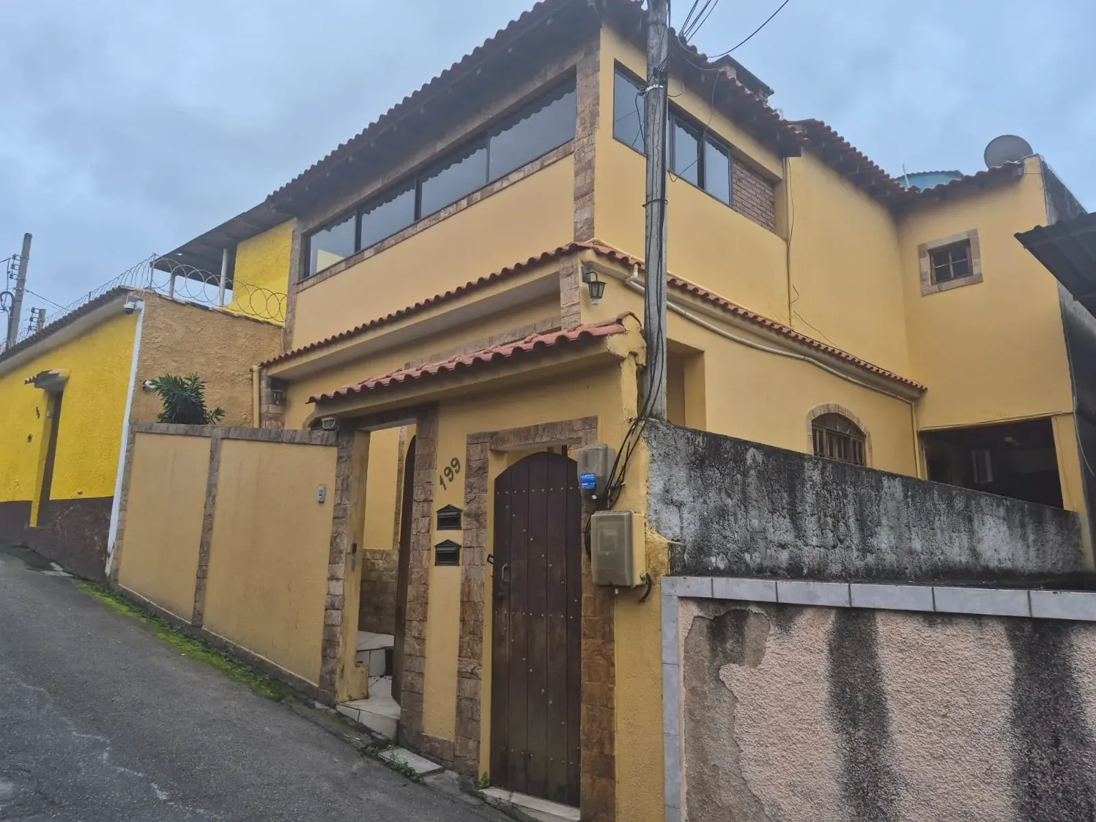 Foto do imóvel Casa com 2 Quartos à Venda, 120 m² em Travessa Arantes