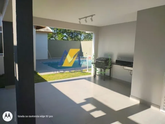 Imagem Linda Casa com 239 m² em Condomínio à Venda com 3 Quartos e 1 Suíte