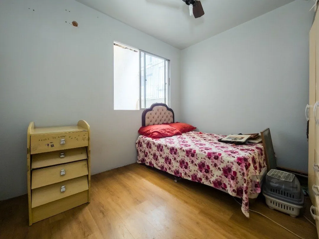 Imagem Casa para Venda - 210m², 3 dormitórios, sendo 1 suites, 2 vagas - Tristeza