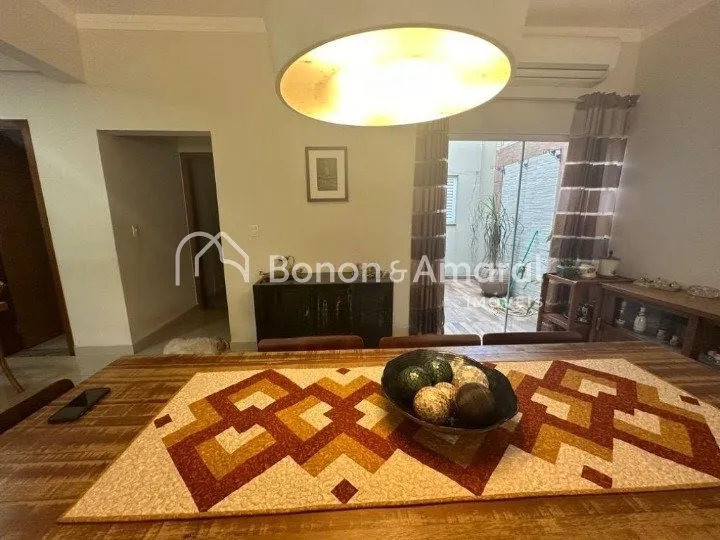 Imagem Casa com 196m² , 3 suítes, 5 banheiros, 4 vagas de garagem no Condomínio Campos do conde I Paulínia