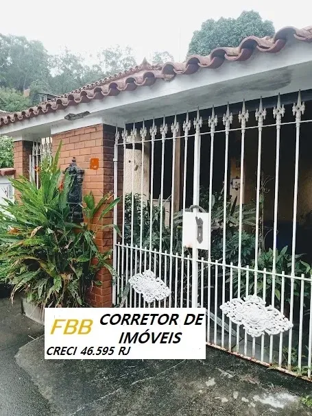 Imagem Casa de Condomínio com 3 Quartos à Venda, 480 m² em Santa Rosa - Niterói
