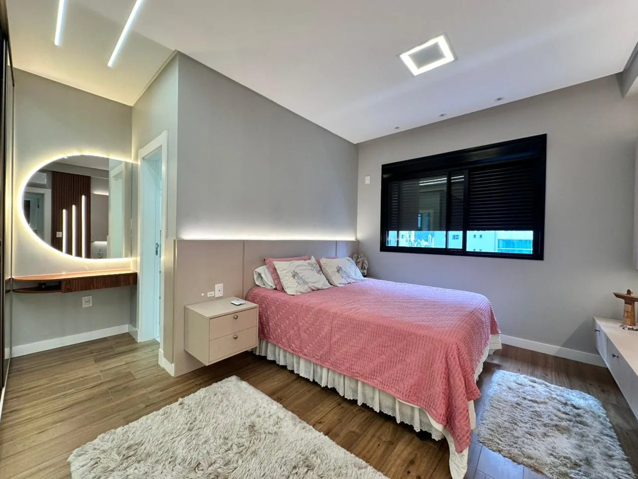 Imagem Apartamento à venda com 165m2 por R$ 2.800.000,00