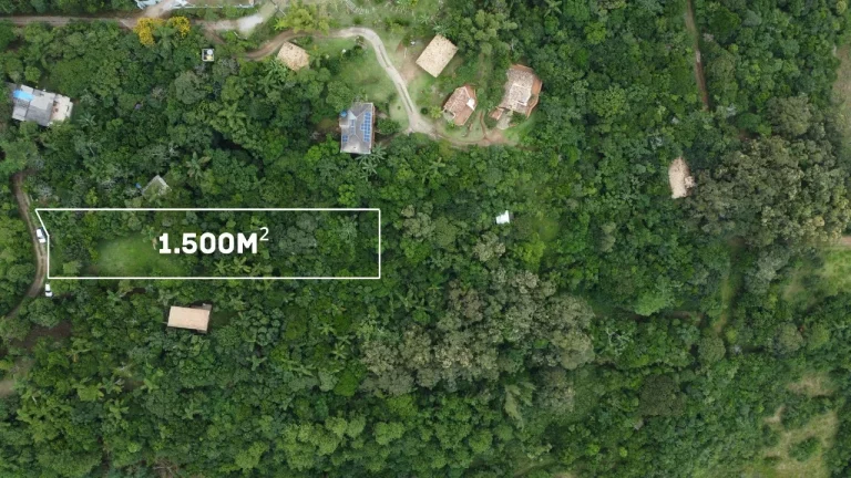 Imagem Vista para o Mar: Terreno à Venda na Praia da Ferrugem, Garopaba-SC - 1.500m²!