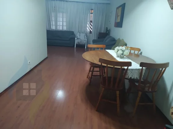 Imagem Casa de 3 dormitórios sendo 1 suíte, 2 banheiros, com 200m² no Jardim Aurora, São Bernardo do Campo