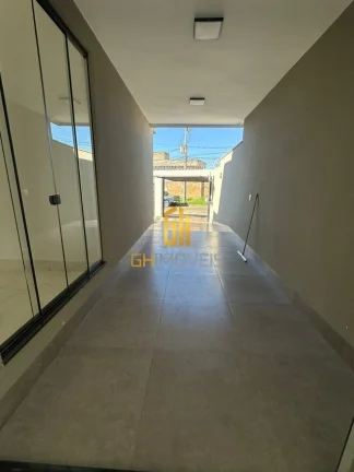 Imagem Casa com 3 quartos no Central Park, em terreno com 193m² com 102m² de área construída possui:

-...