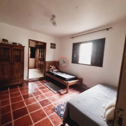 Imagem CASA GRANDE , COM TODOS COMODOS BEM ESPAÇOSOS , MAIS 2 CASAS NO MESMO TERRENO COM ENTRADAS INDIVIDUAIS.