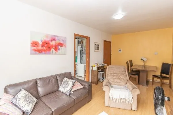Imagem Vende-se apartamento com 2 quartos, 62 m² e 1 vaga