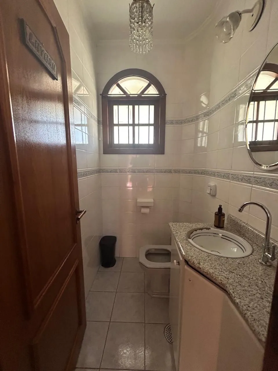 Imagem CASA -4 DORM. -com 2 suítes - 3 BOX- 297,18 m² - MENINO DEUS