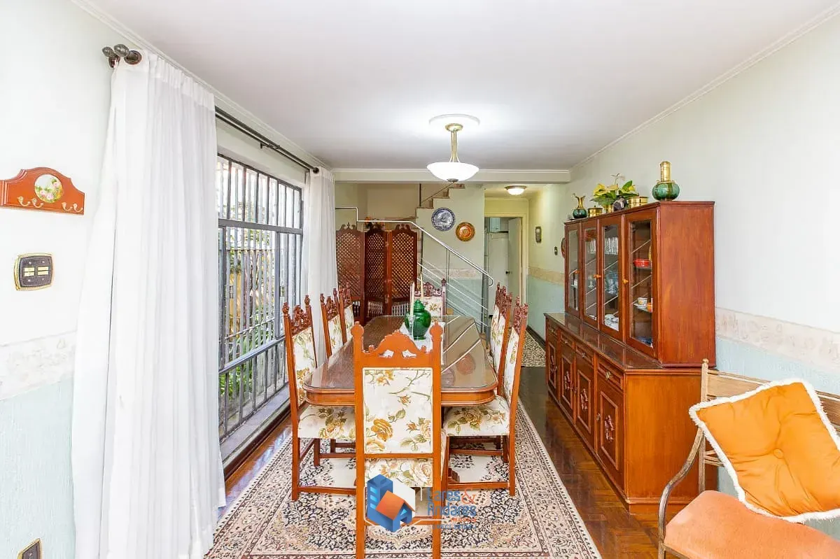 Imagem Sobrado para venda em Brooklin com 4 quartos, sendo 1 suíte, 250m²