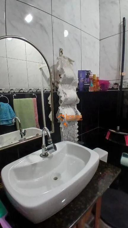 Imagem Sobrado com 2 dormitórios à venda, 70 m² por R$ 371.000,00 - Jardim Adriana - Guarulhos/SP