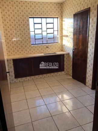 Imagem Apartamento à venda com 3 dormitórios no Bairro Olinda, Uberaba