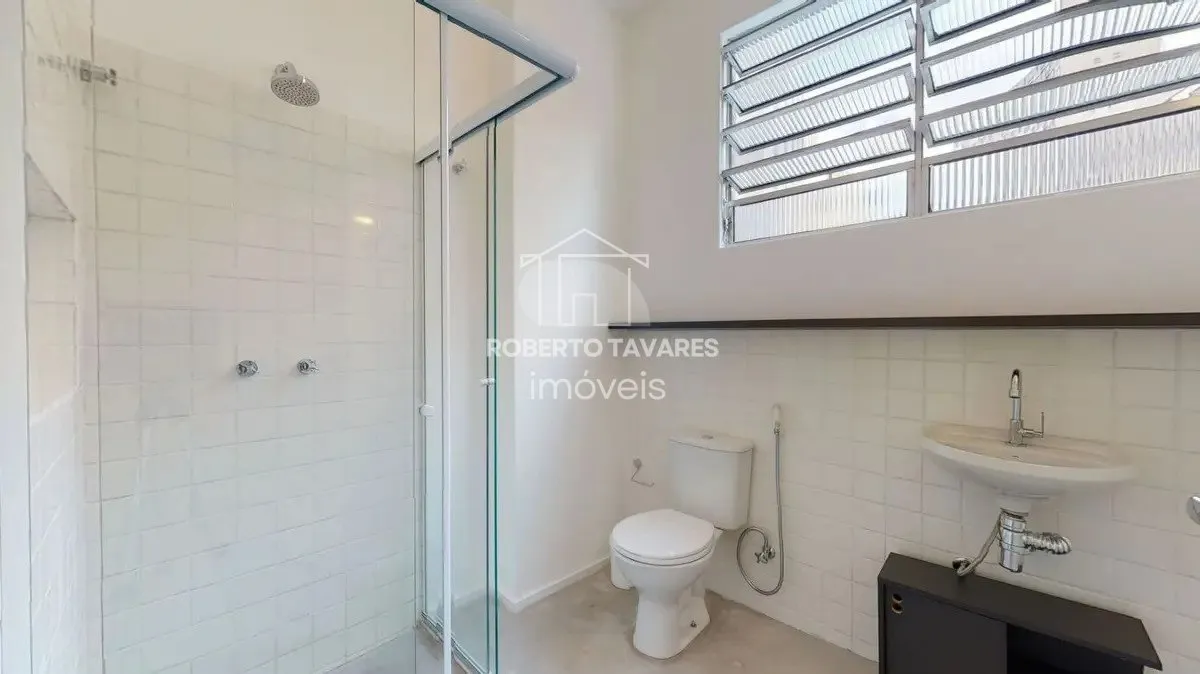 Imagem Apartamento mobiliado, com 4 dormitórios, 2 suítes, 1 vaga de garagem e 4 banheiros, bem localizado. Fica próximo ao Shopping Frei Canneca.