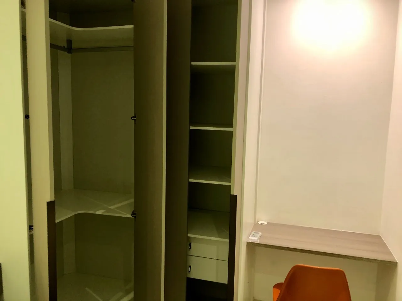 Imagem Apartamento para locação no Jardim Faculdade, Sorocaba-SP: 1 quarto, 1 suíte, 1 sala, 1 banheiro, 1 vaga de garagem, 33m² de área.