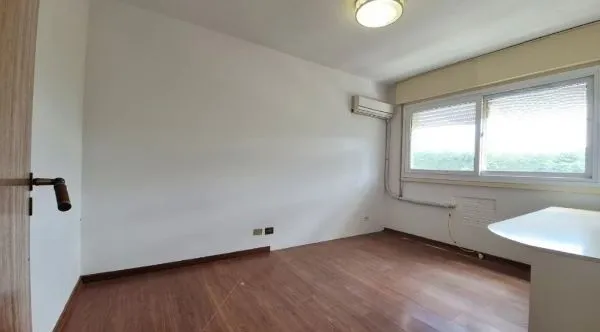 Imagem Apartamento na Cidade Baixa de 3 dormitórios e 1 vaga DESOCUPADO