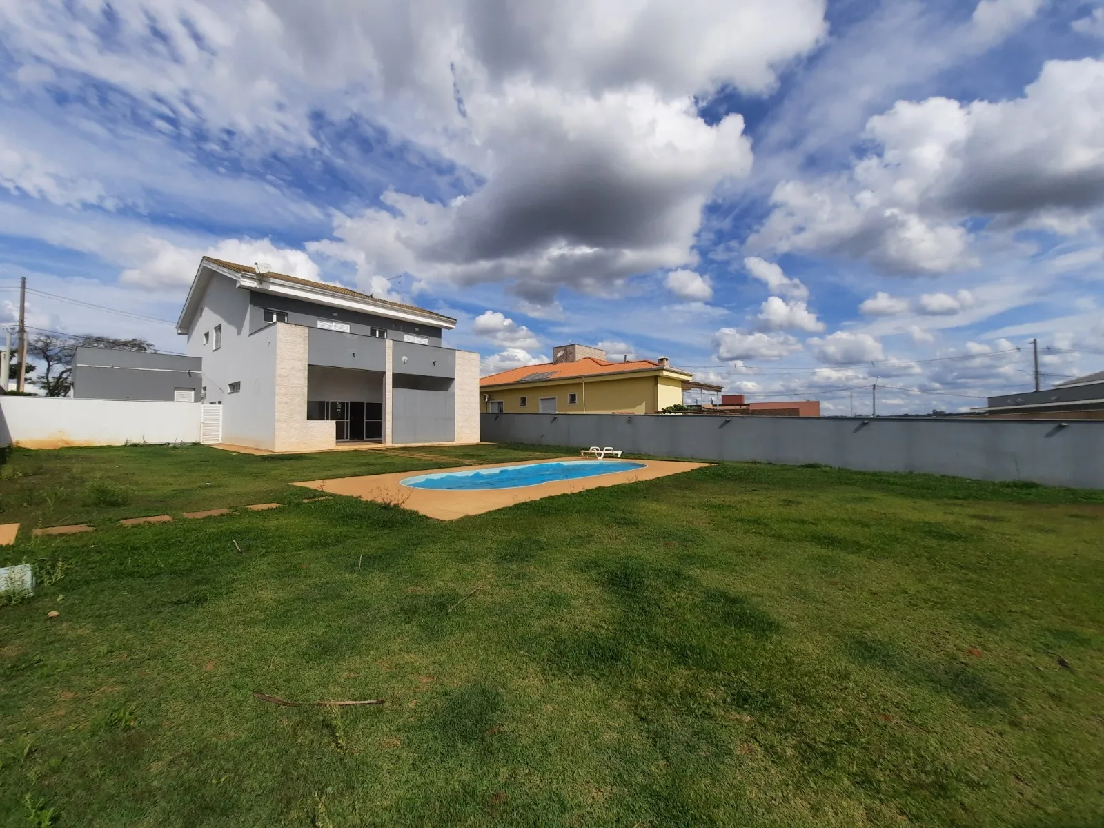 Imagem Casa de luxo em condomínio no Jardim Novo Mundo, Sorocaba-SP: 4 quartos, 2 suítes, 3 salas, 6 banheiros, 8 vagas, 331m². Venda ou locação!